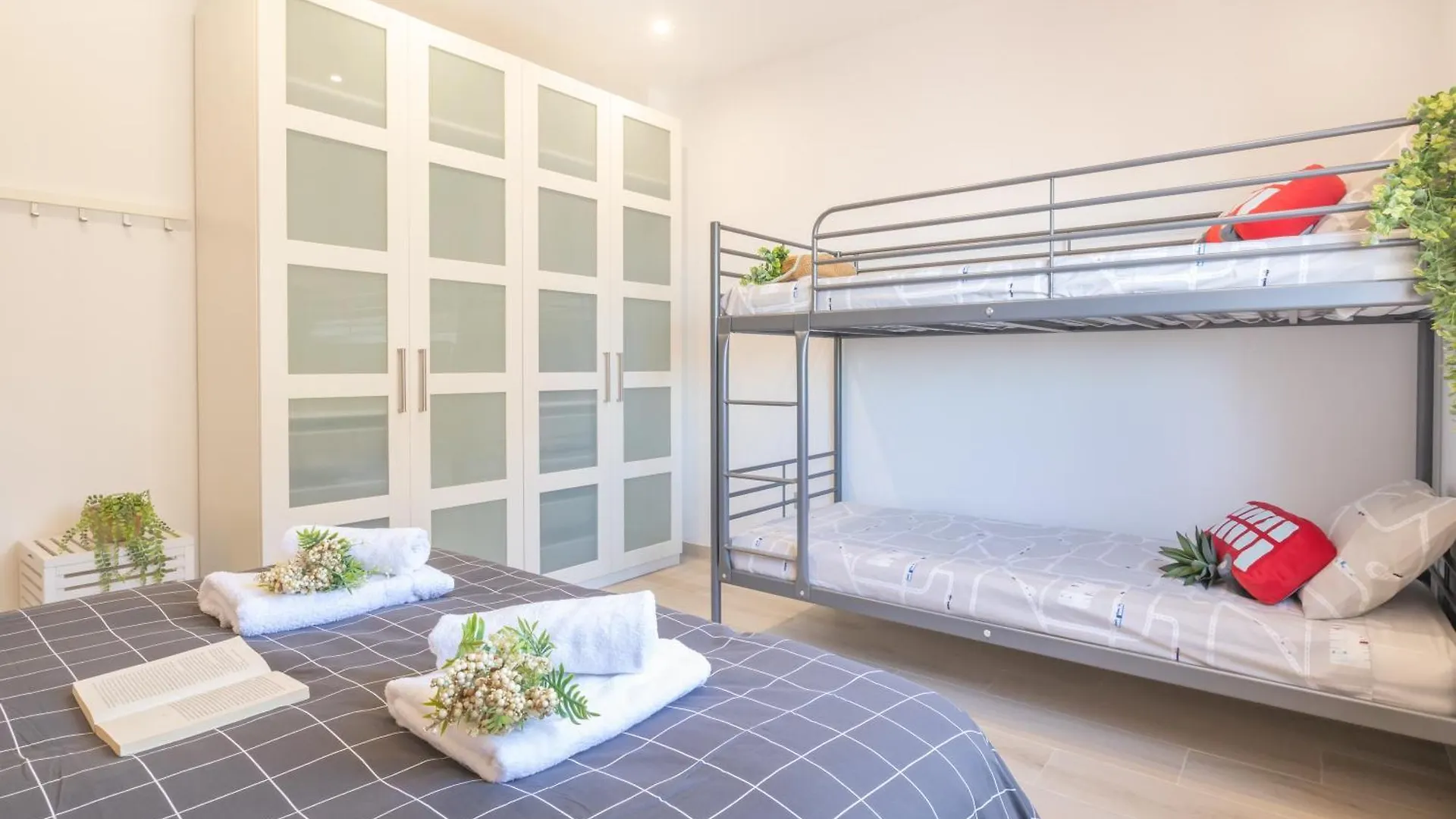 Marbella Center 100M From The Beach - Happy Rentals 0*,